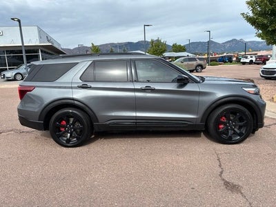 2022 Ford Explorer ST