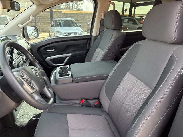 2024 Nissan Titan SV