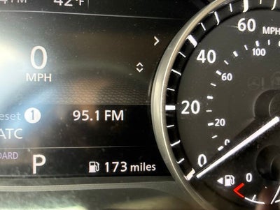 2024 Nissan Pathfinder SV