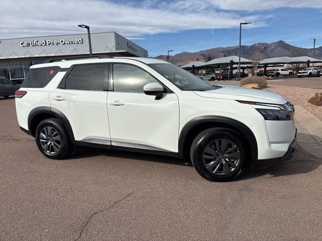 2024 Nissan Pathfinder SV