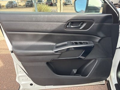 2024 Nissan Pathfinder SV