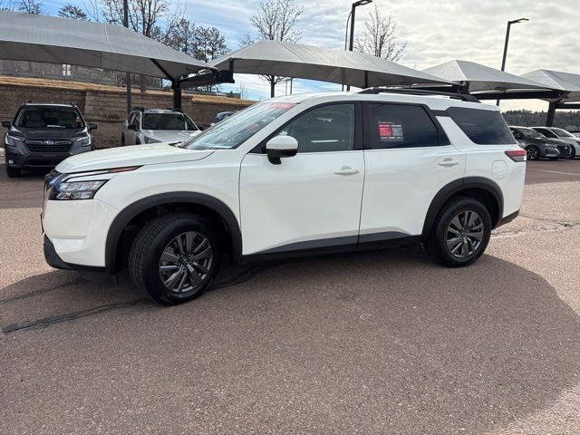 2024 Nissan Pathfinder SV