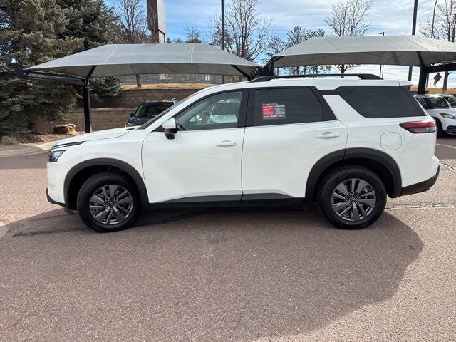 2024 Nissan Pathfinder SV