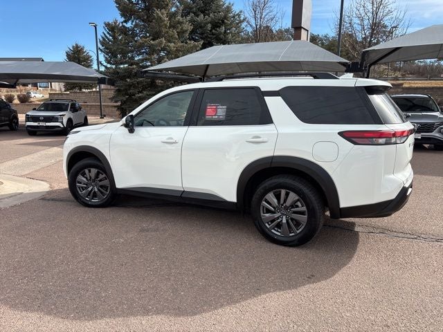 2024 Nissan Pathfinder SV