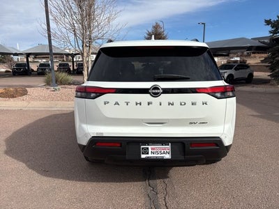 2024 Nissan Pathfinder SV