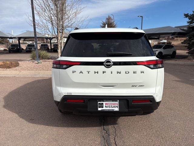 2024 Nissan Pathfinder SV