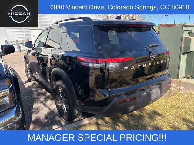 2025 Nissan Pathfinder SV