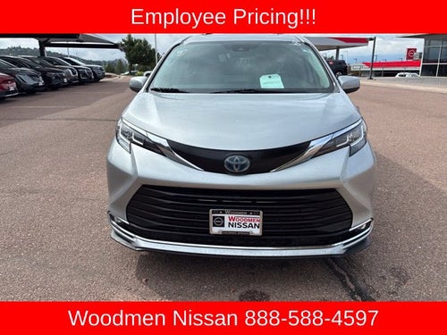 2021 Toyota Sienna XLE 8 Passenger