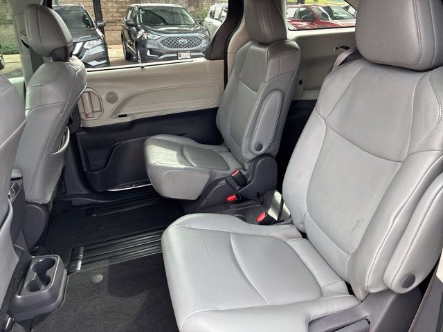 2021 Toyota Sienna XLE 8 Passenger