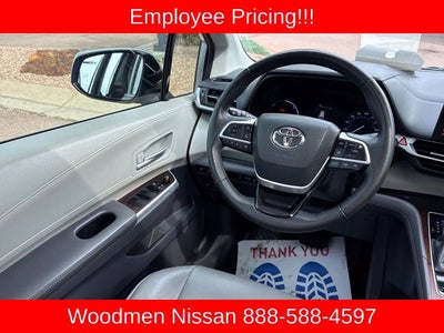 2021 Toyota Sienna XLE 8 Passenger