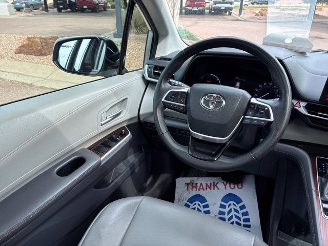 2021 Toyota Sienna XLE 8 Passenger