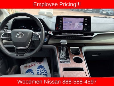 2021 Toyota Sienna XLE 8 Passenger