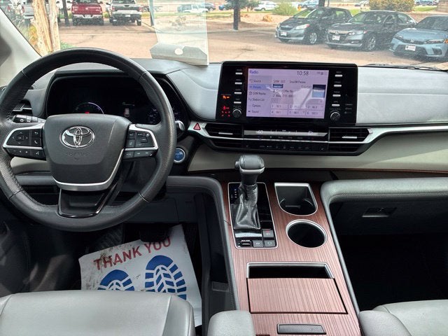 2021 Toyota Sienna XLE 8 Passenger