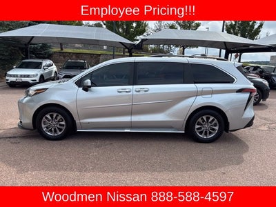 2021 Toyota Sienna XLE 8 Passenger