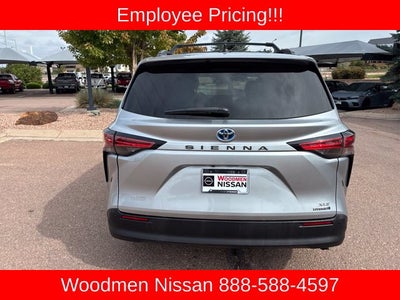 2021 Toyota Sienna XLE 8 Passenger