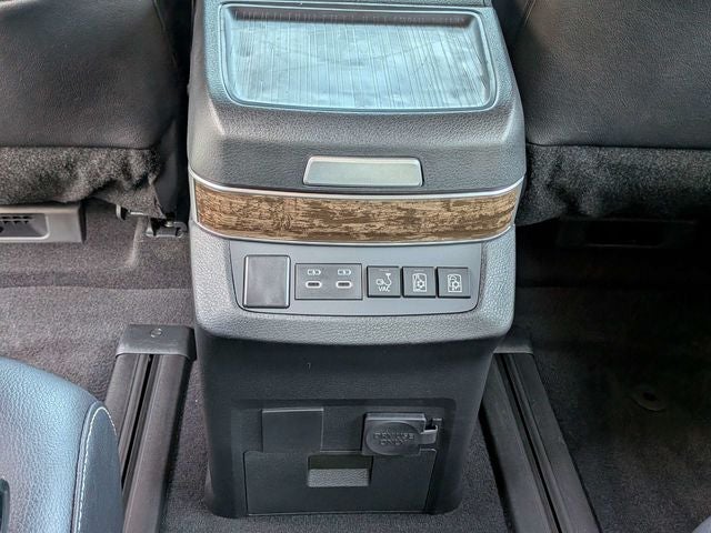 2025 Toyota Sienna Platinum 7 Passenger