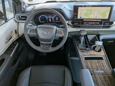 2025 Toyota Sienna Platinum 7 Passenger