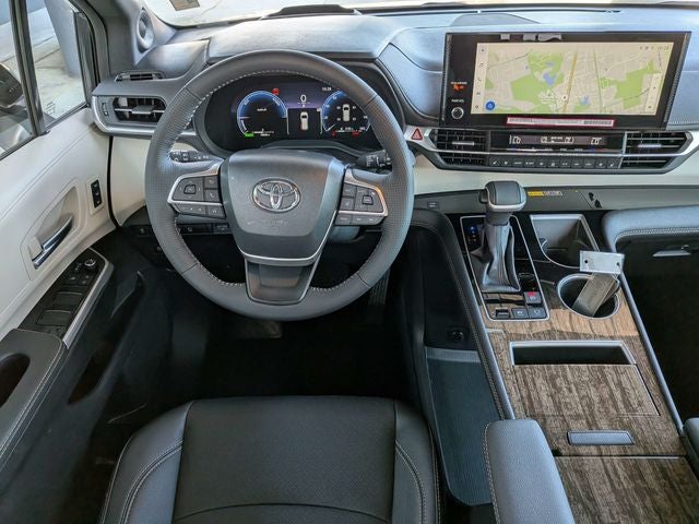 2025 Toyota Sienna Platinum 7 Passenger