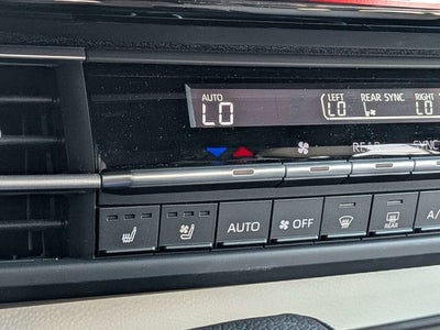 2025 Toyota Sienna Platinum 7 Passenger