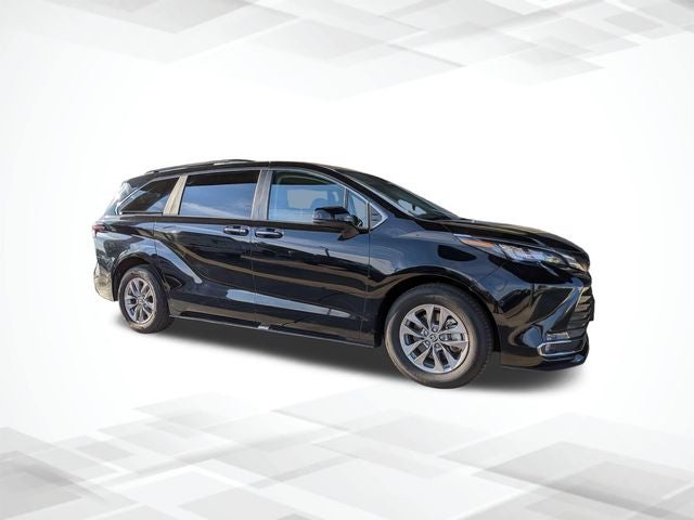 2024 Toyota Sienna XLE 8 Passenger