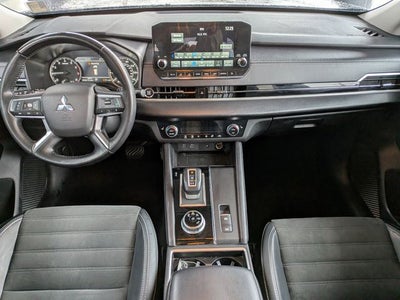 2024 Mitsubishi Outlander SE