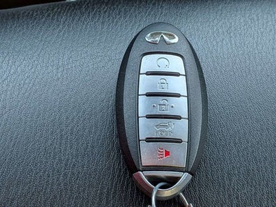 2023 INFINITI QX80 LUXE