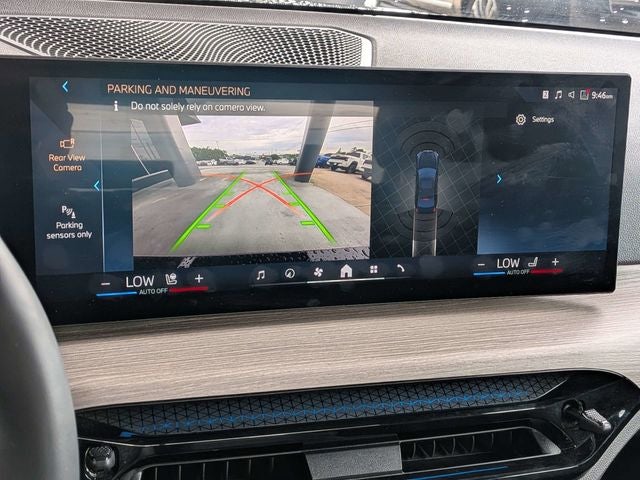 2025 BMW 3 Series 330i xDrive