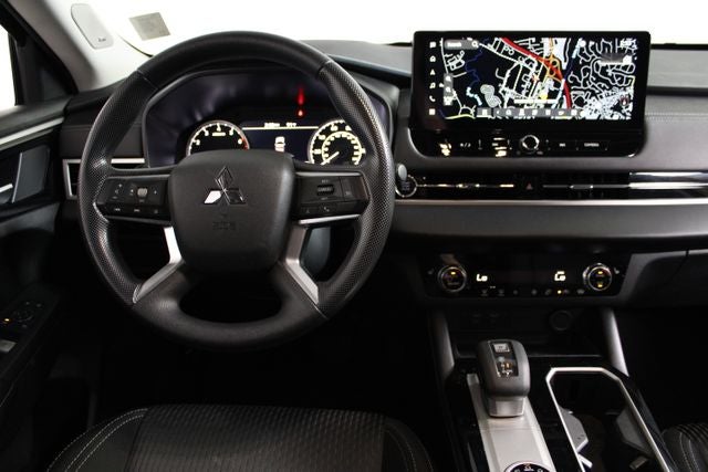 2025 Mitsubishi Outlander ES