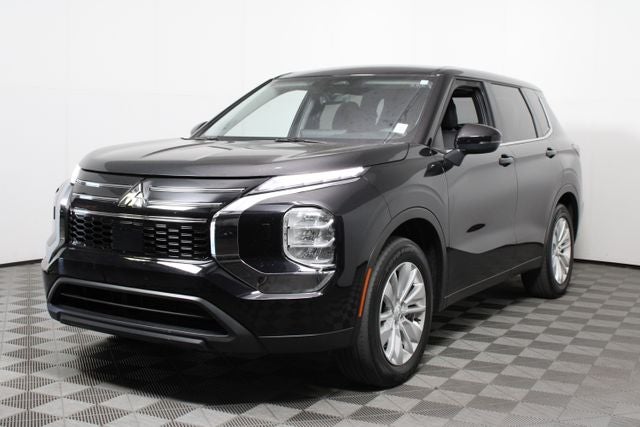 2025 Mitsubishi Outlander ES