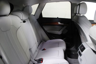 2022 Audi Q5 45 S line Prestige quattro