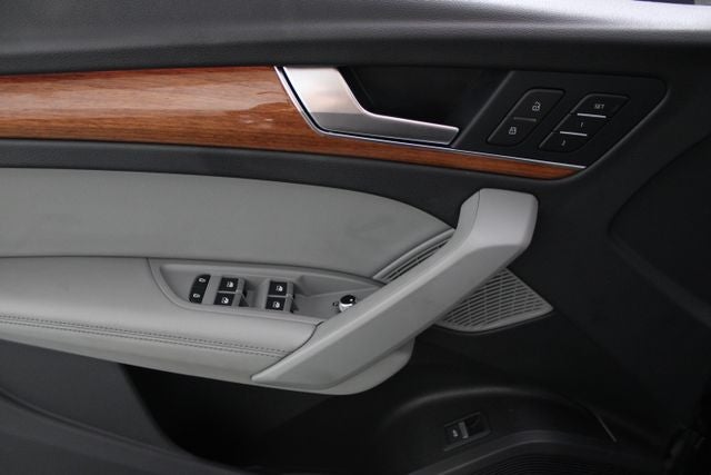 2022 Audi Q5 45 S line Prestige quattro