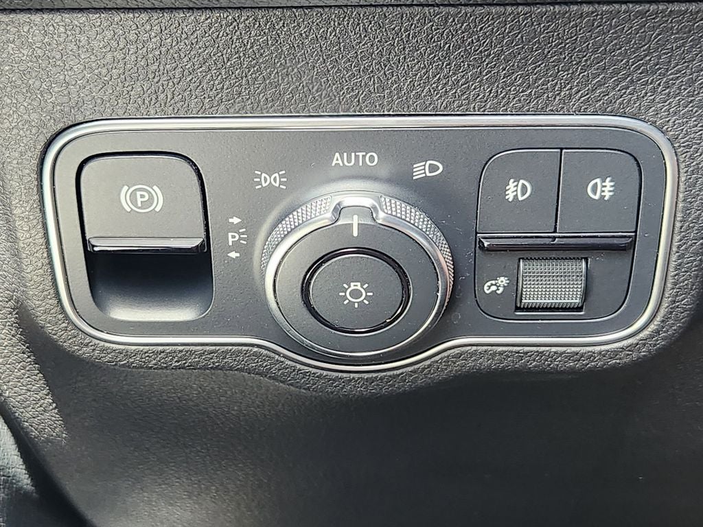 2023 Mercedes-Benz GLB 250 4MATIC®