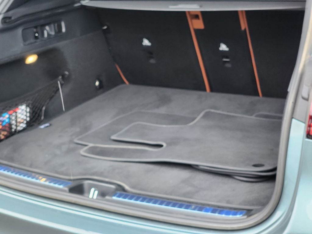 2026 Mercedes-Benz GLC 300