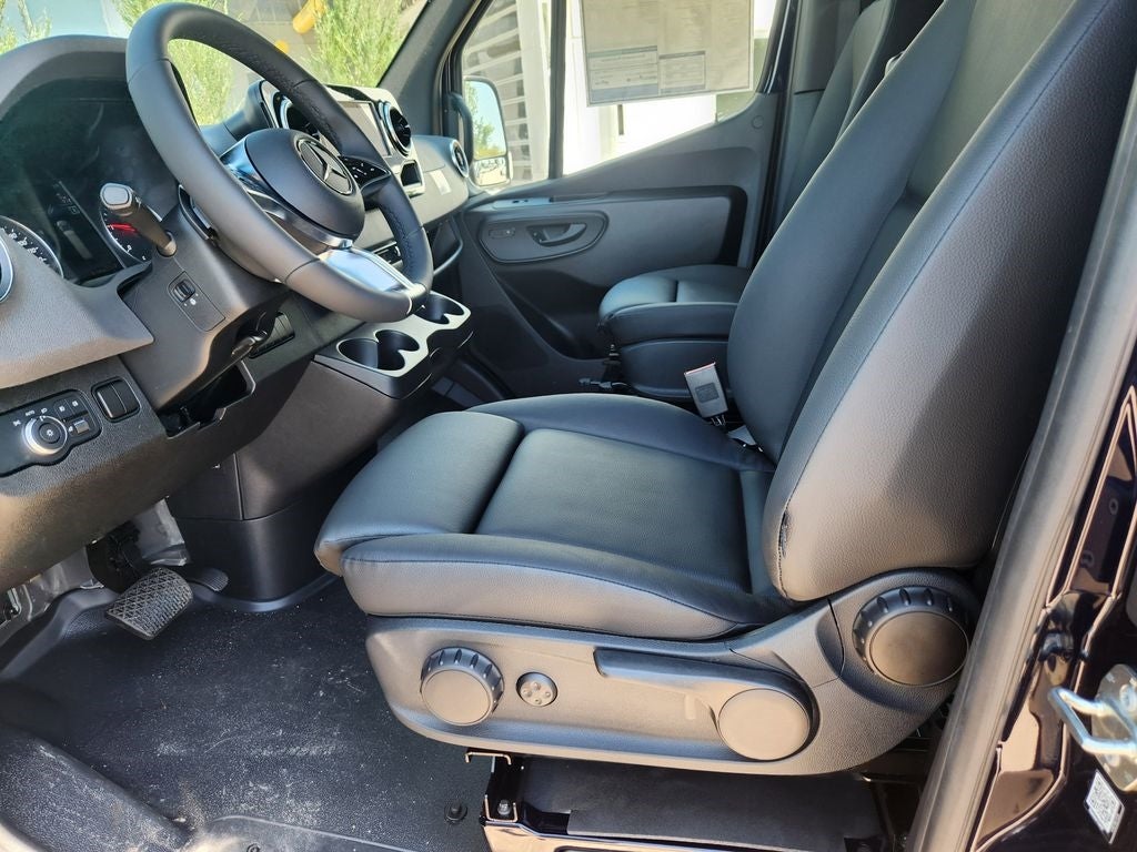 2025 Mercedes-Benz Sprinter 2500 CARGO 144 WB AWD