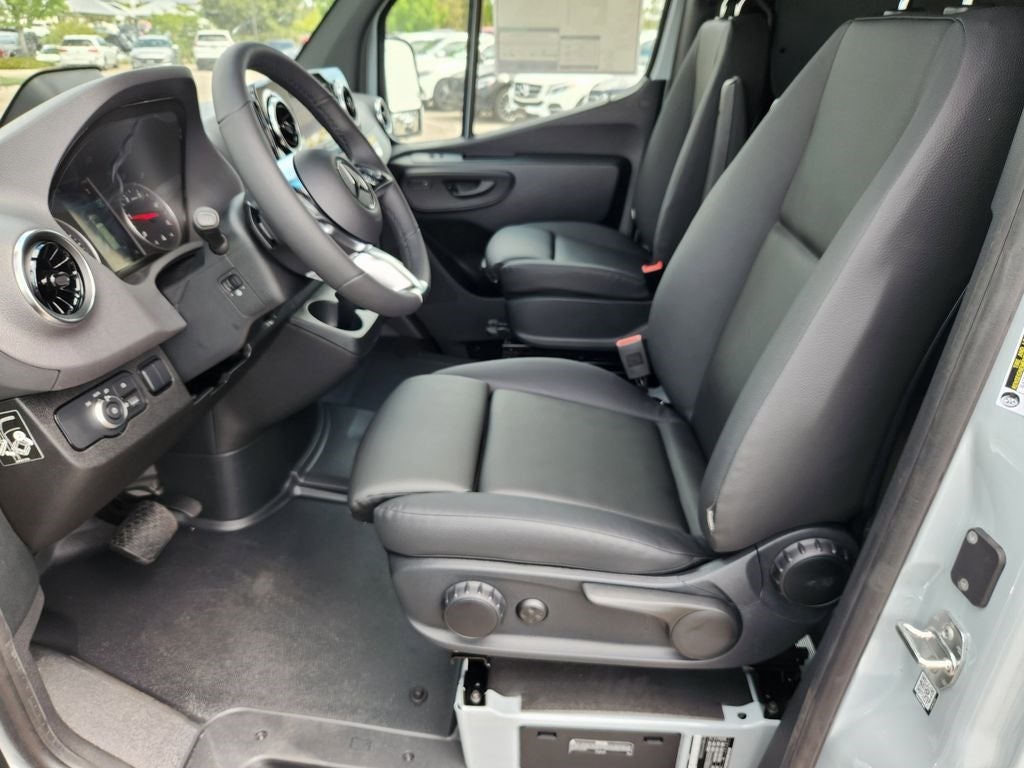 2025 Mercedes-Benz Sprinter 2500 CARGO 170 WB
