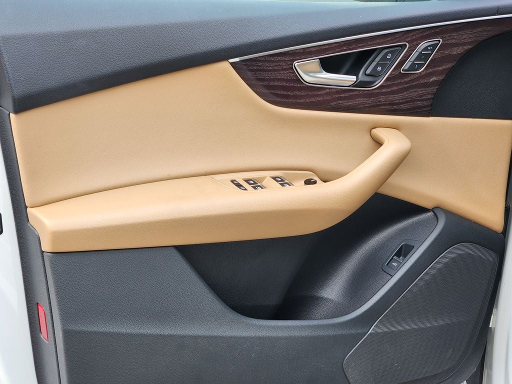 2019 Audi Q8 Premium