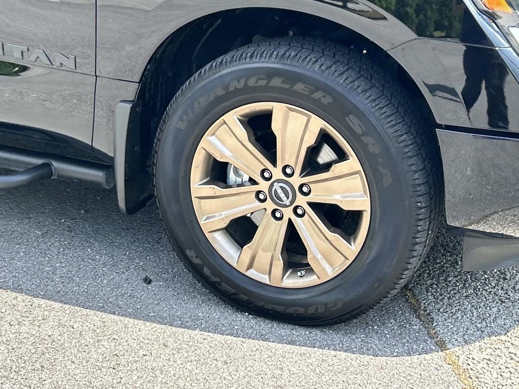 2024 Nissan Titan SV