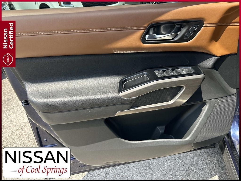 2023 Nissan Pathfinder Platinum