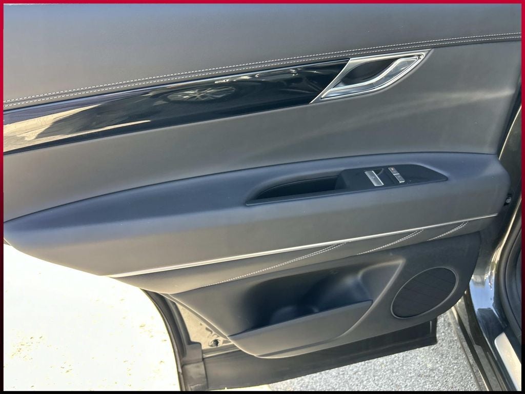 2025 Genesis GV80 2.5T