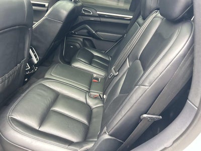 2017 Porsche Cayenne Platinum Edition