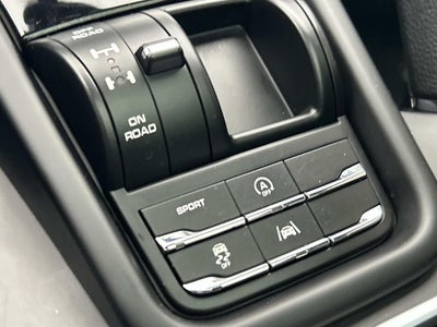 2017 Porsche Cayenne Platinum Edition