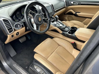 2018 Porsche Cayenne E-Hybrid S