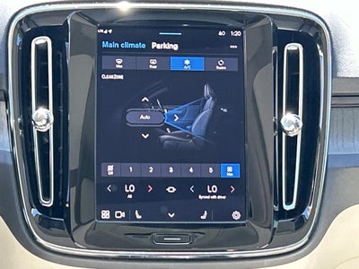 2024 Volvo XC40 B5 Plus Bright Theme