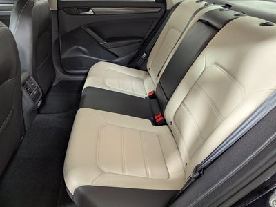 2020 Volkswagen Passat 2.0T R-Line Auto