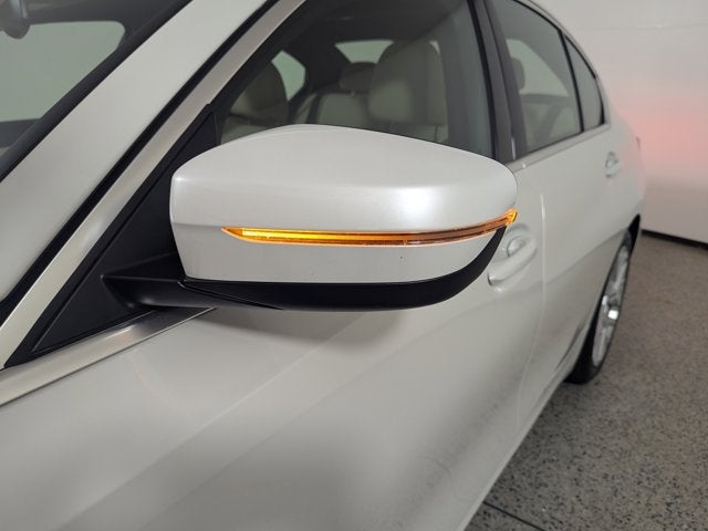 2025 BMW 3 Series 330i Sedan