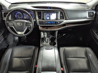 2017 Toyota Highlander SE V6 FWD