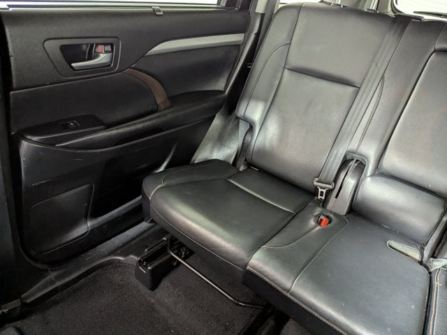 2017 Toyota Highlander SE V6 FWD
