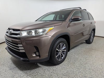 2017 Toyota Highlander SE V6 FWD