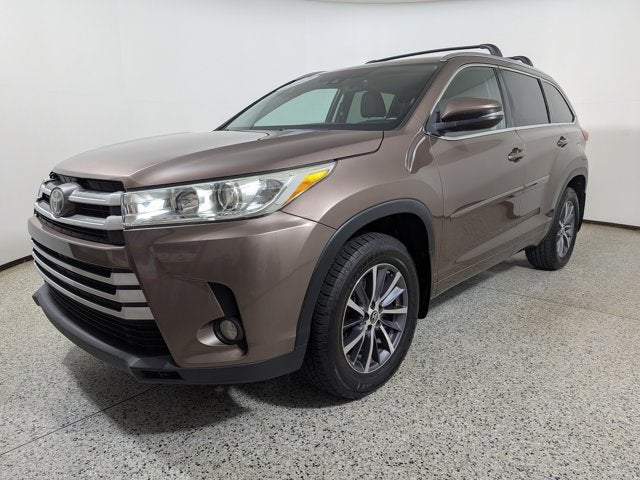 2017 Toyota Highlander SE V6 FWD