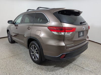 2017 Toyota Highlander SE V6 FWD